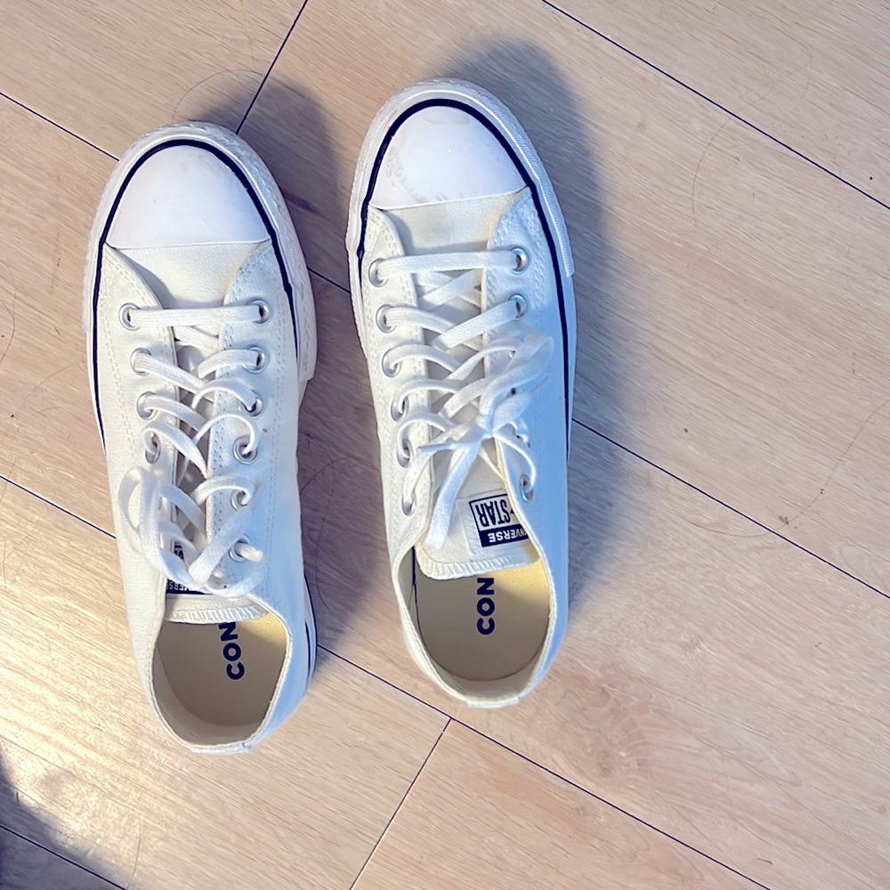 converse sneaker